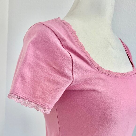 Hollister Must-Have Collection Dusty Pink Lace Trim Baby Tee - Size Small - Picture 3 of 8